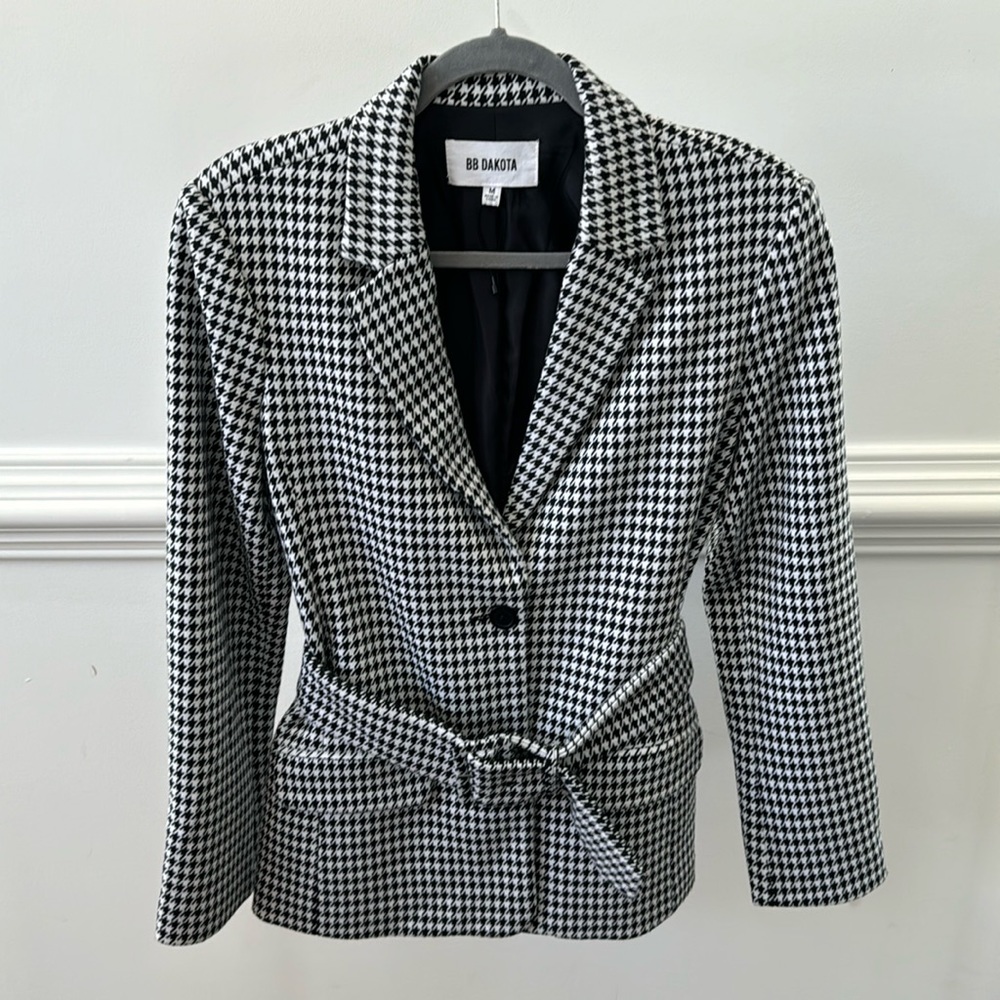 BB Dakota Gingham Blazer in a medium